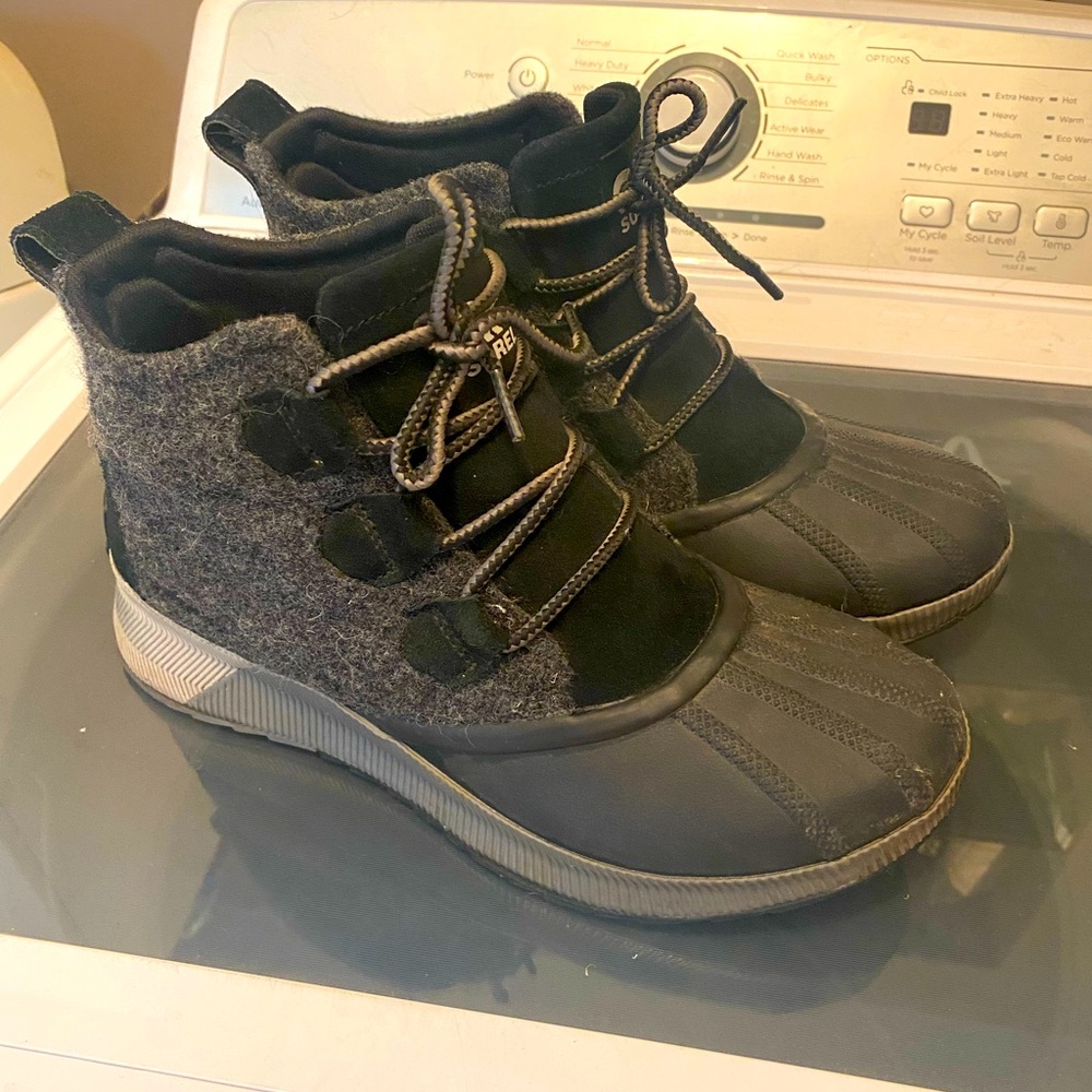 Sorel Out n About 🖤